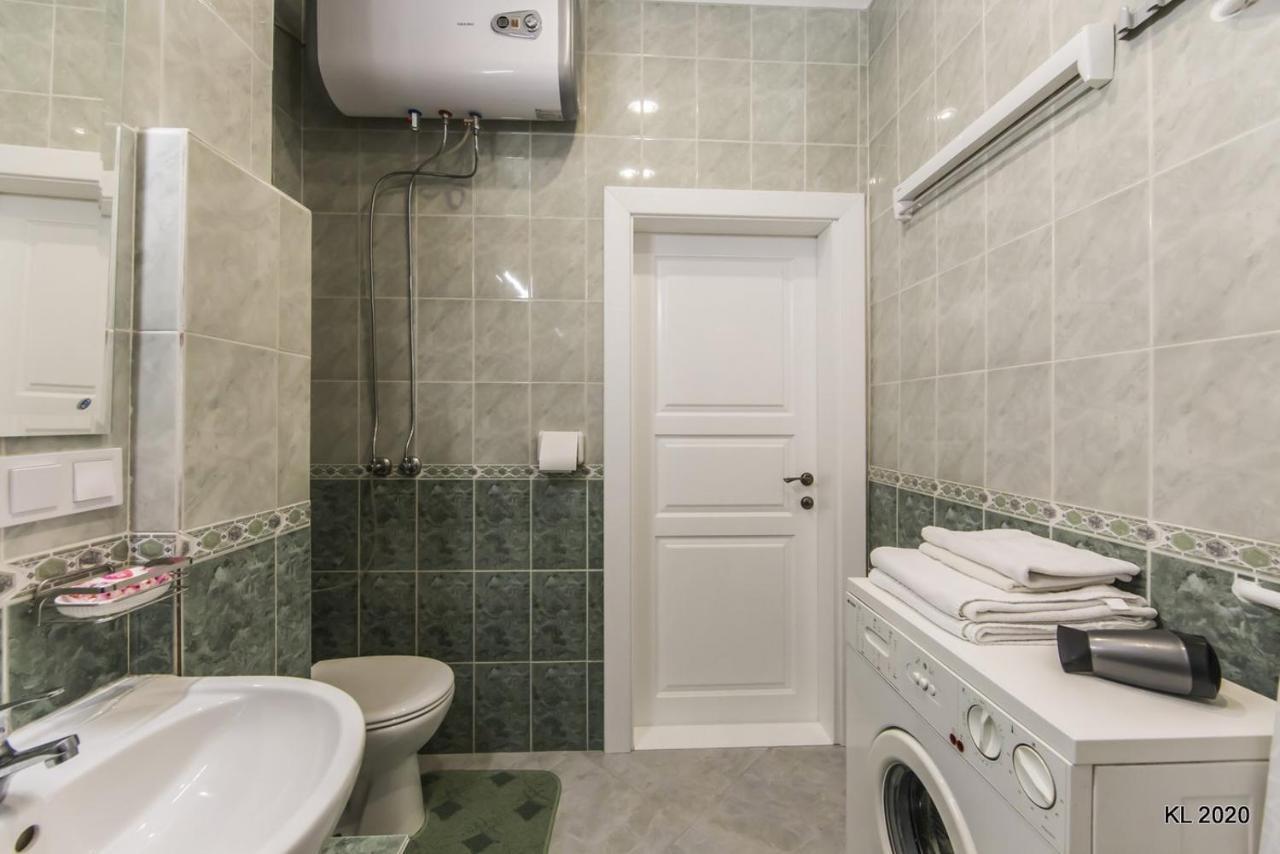 Kiev Lodging Apartamento Exterior foto